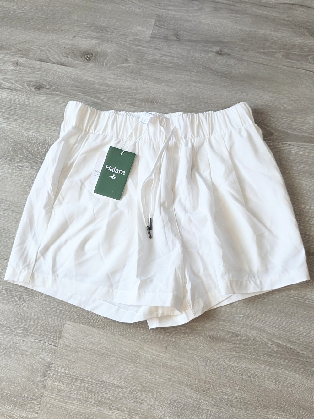 Halara White High Waisted Elastic Pleated Drawstring Yoga Shorts w/Pockets Small